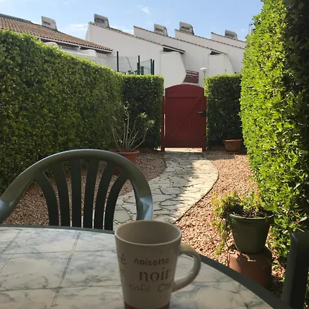 Motte 4 Pers Rdj Piscine アパート